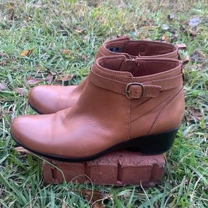 Clarks Brown Leather Booties Sz 10